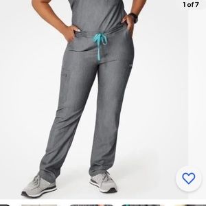 Figs woman’s yola gray scrub pants